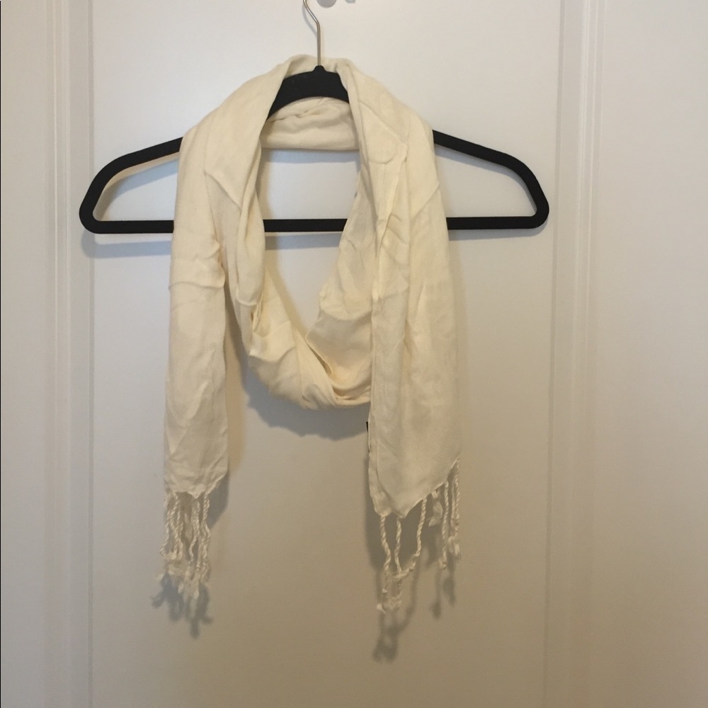 Cream scarf with fringe